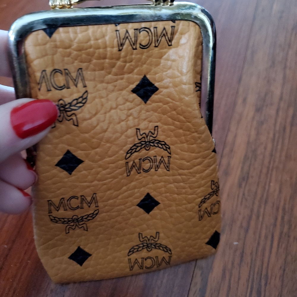 MOM small clasp purse accessory